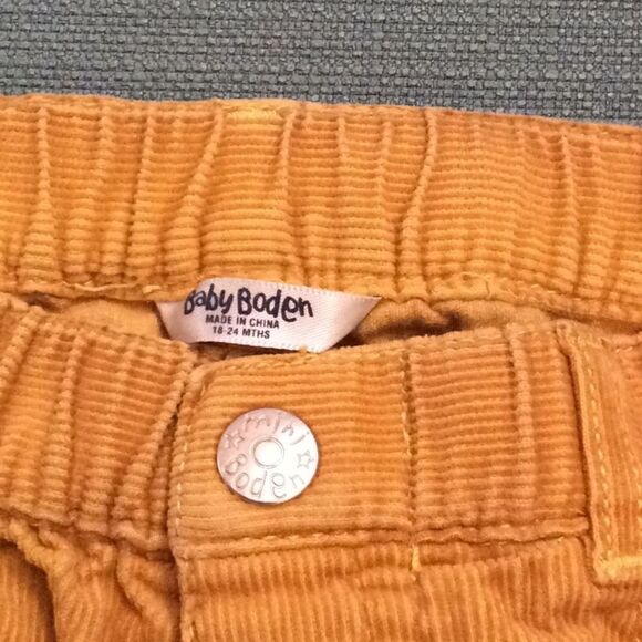 Baby Boden corduroys w/bows 4 fall Stretch waist. - Picture 5 of 6